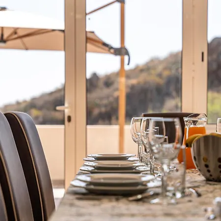 House Sea Front * Garajau